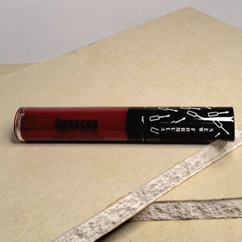Βιολογικό lip gloss σκούρο κόκκινο
