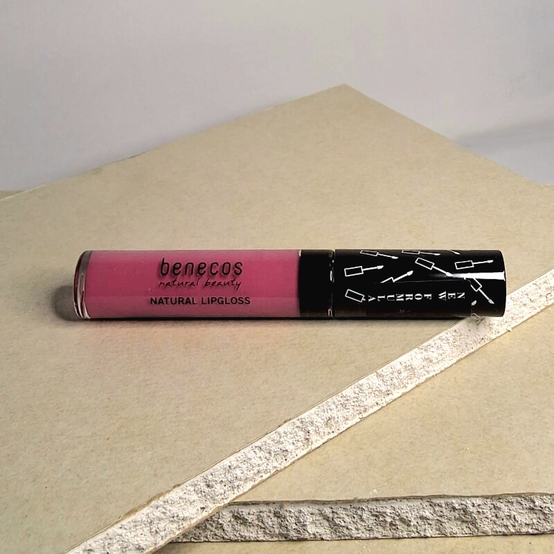 Φυσικό lip gloss σε ρόζ απόχρωση